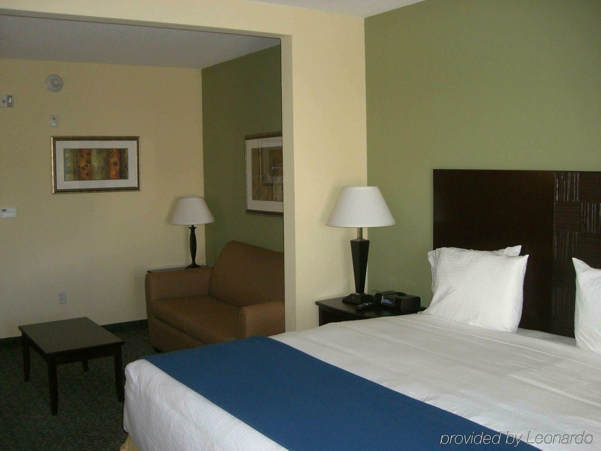 Holiday Inn Express & Suites Covington By Ihg Quarto foto